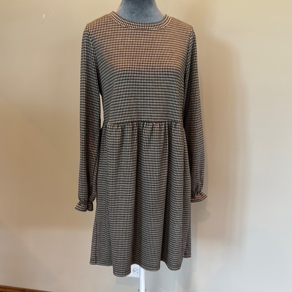 LOFT Black and Cream Long Sleeve Dress